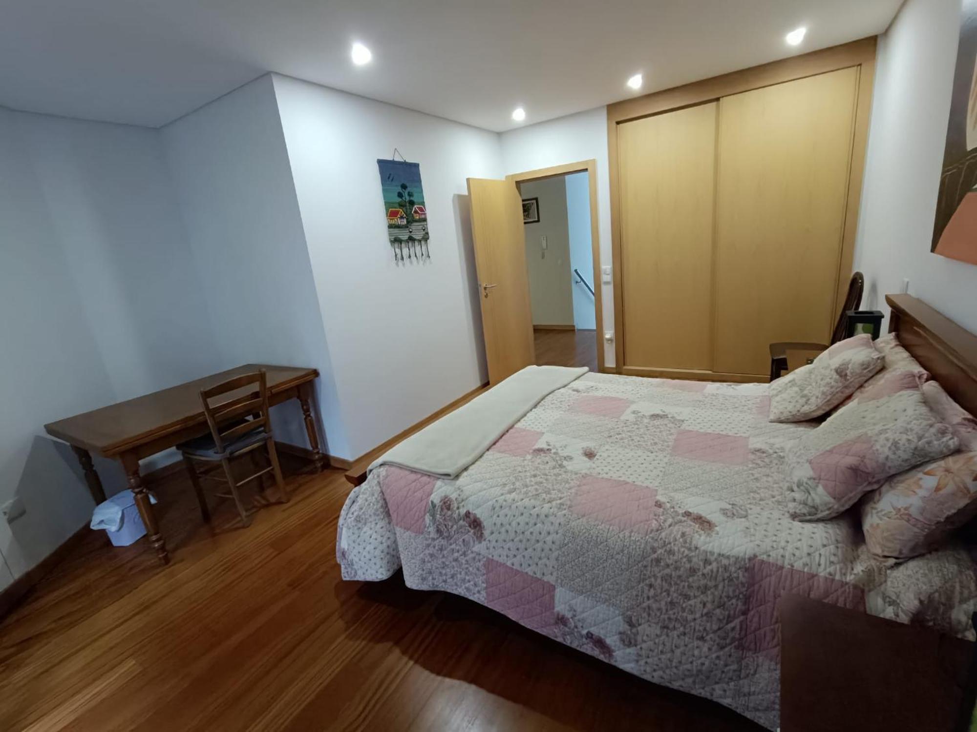 Private Bathroom Room Shared Kitchen Porto Ngoại thất bức ảnh
