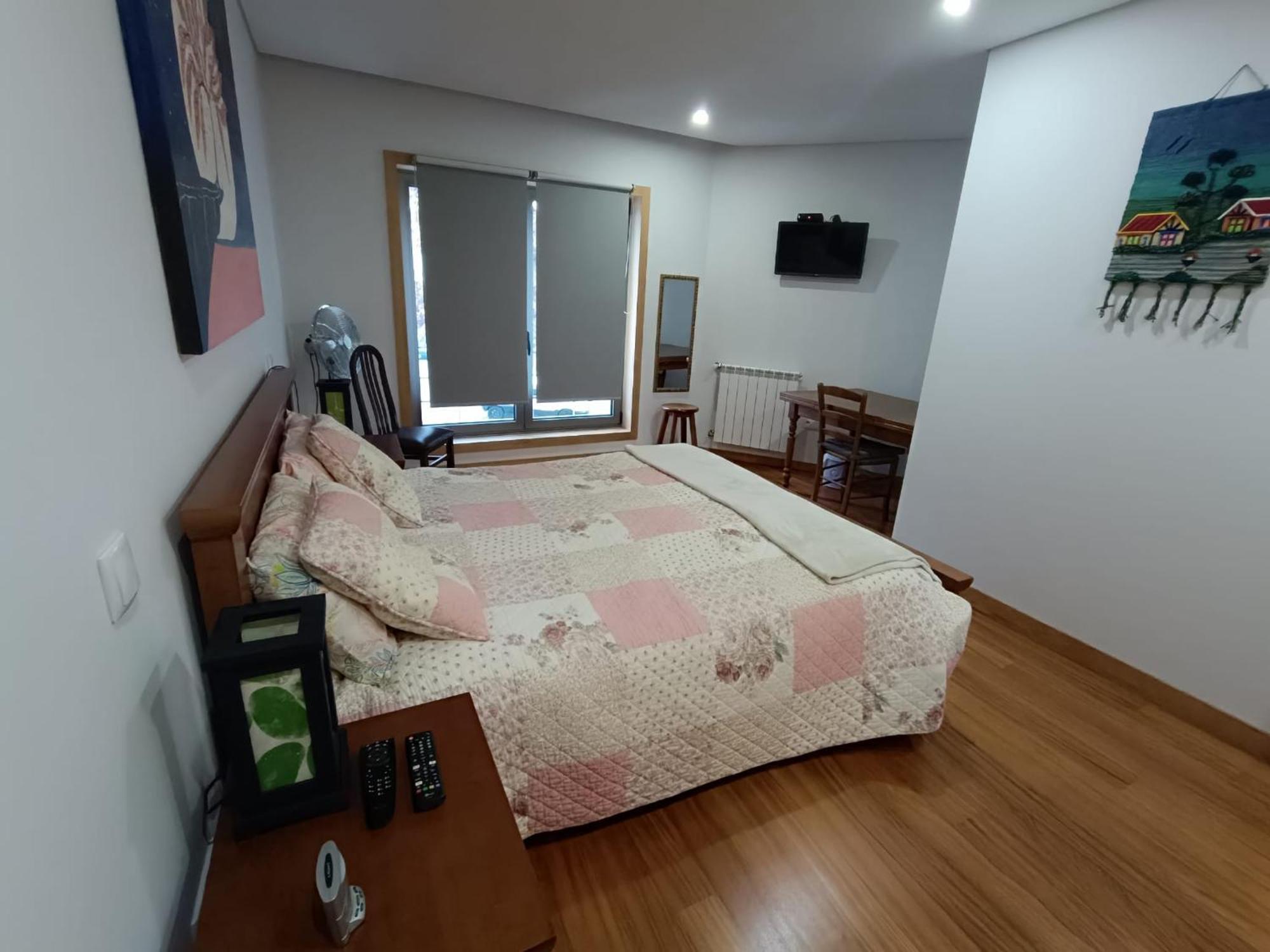 Private Bathroom Room Shared Kitchen Porto Ngoại thất bức ảnh